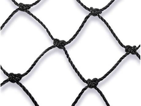 Strong knotted bird netting with square mesh